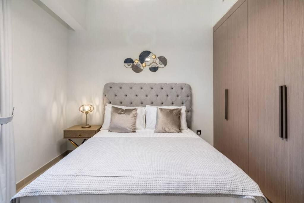 First Class 2br In The Heart Of Downtown