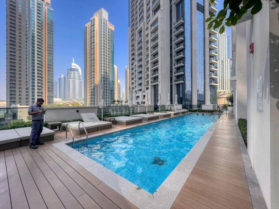 First Class 2br In The Heart Of Downtown